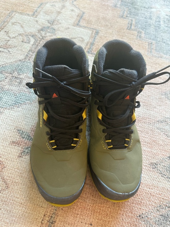 Adidas TERREX AX4 MID BETA COLD.RDY HIKING BOOTS
